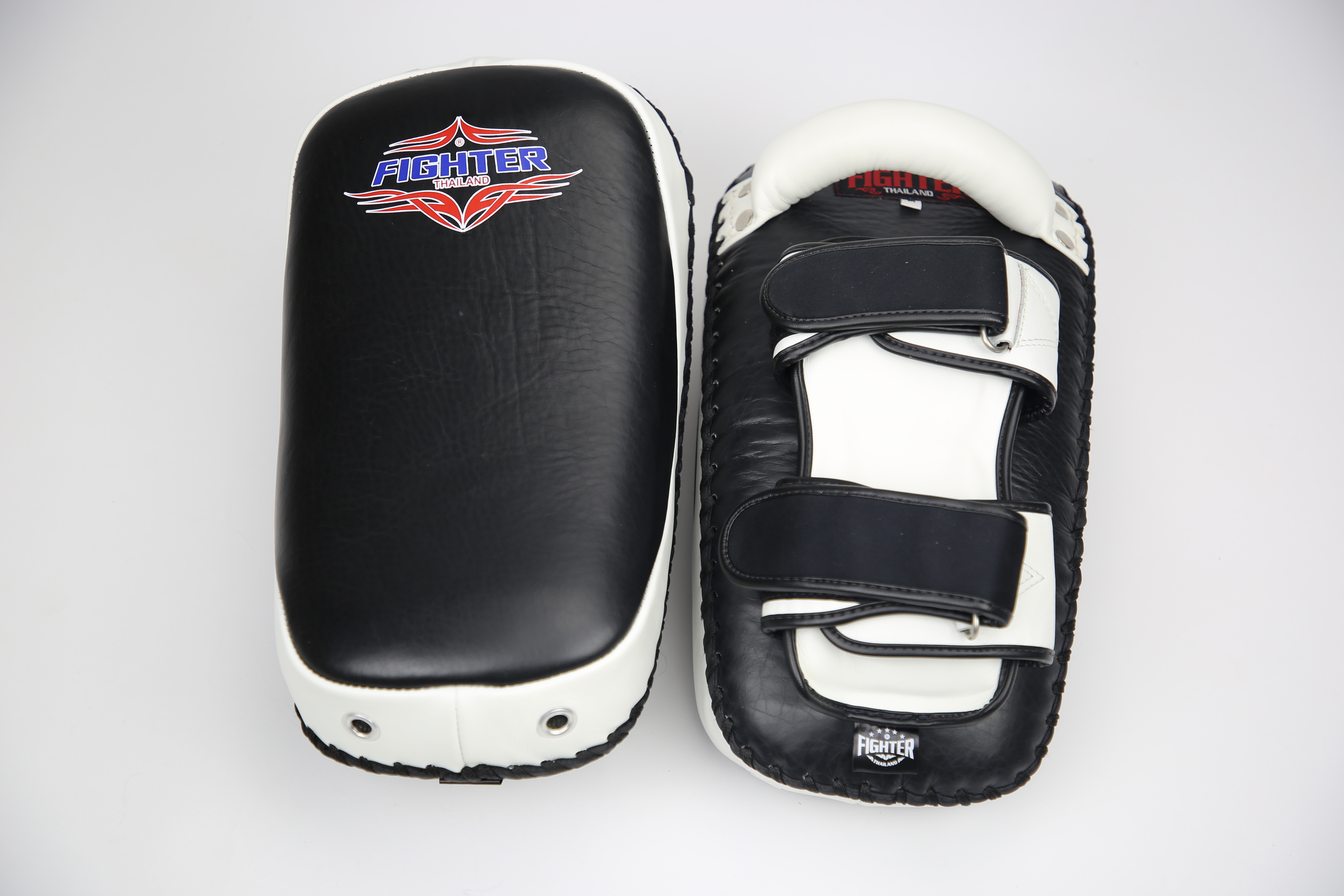 เป้าเตะโค้ง สักหลาด หนังวัวแท้