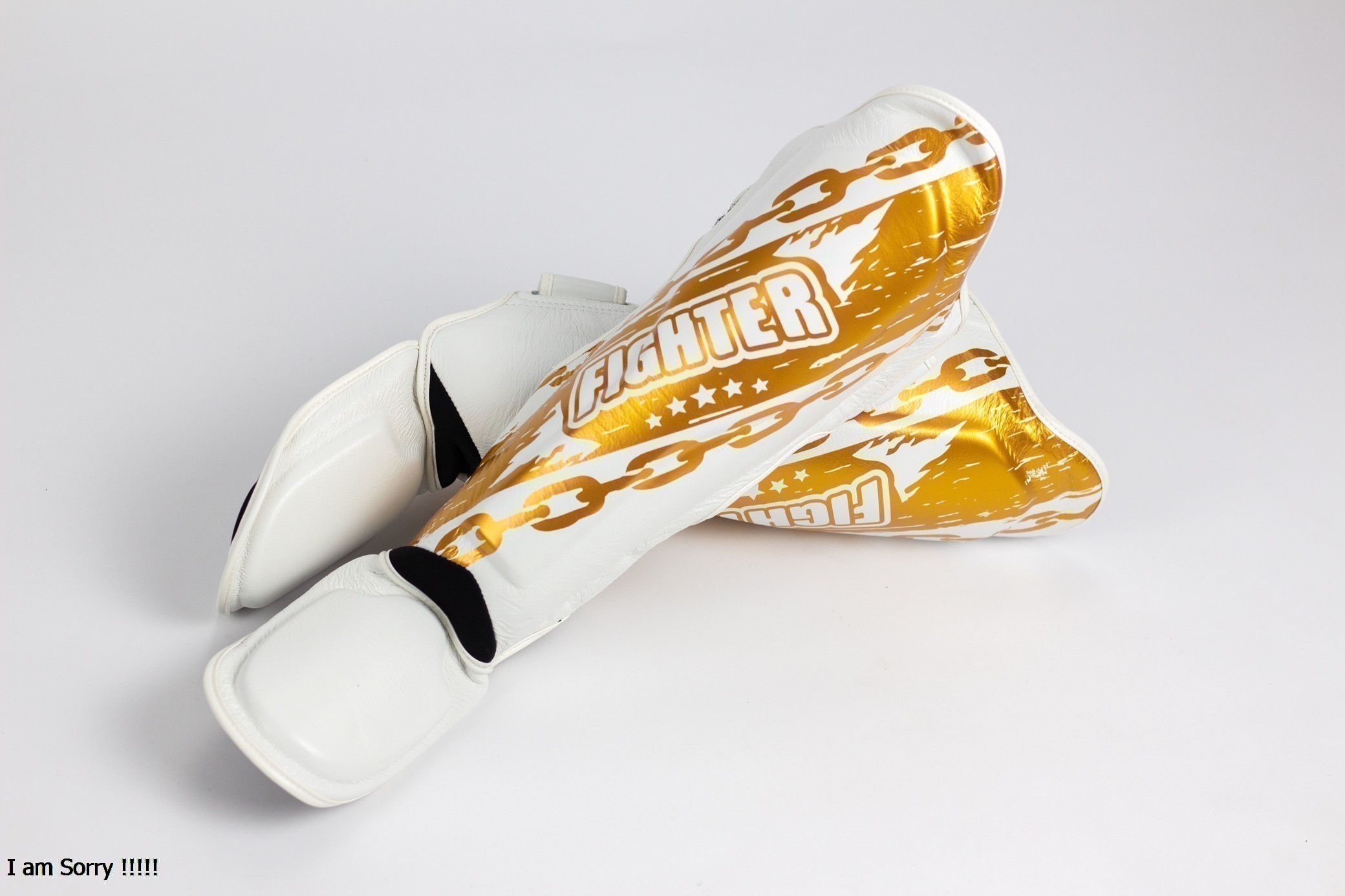 สนับแข้ง สักหลาด หนังแท้ ลายโซ่